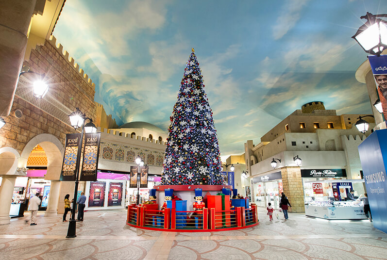 christmas decoration at ibn battuta mall