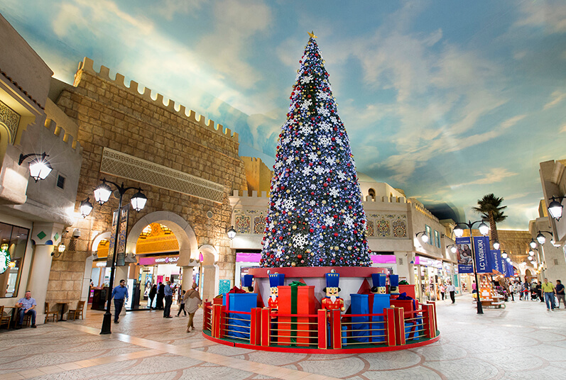 christmas decoration at ibn battuta mall