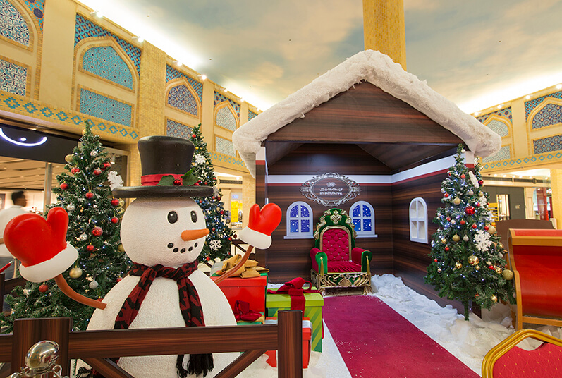 christmas decoration at ibn battuta mall