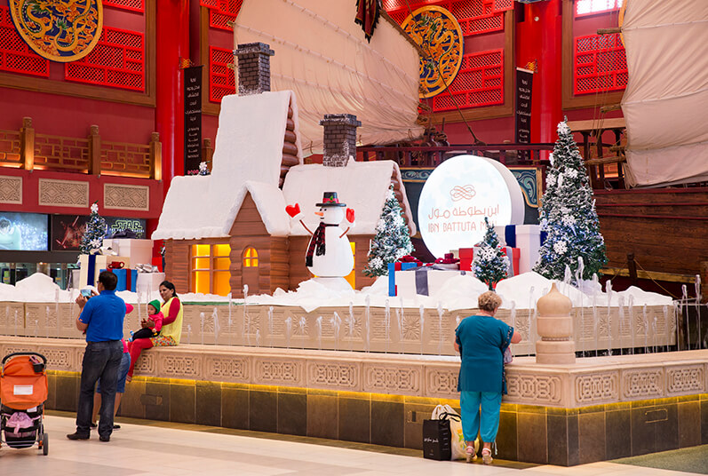 christmas decoration at ibn battuta mall