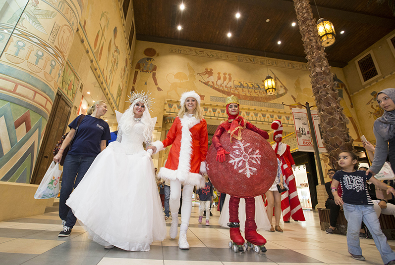 christmas decoration at ibn battuta mall