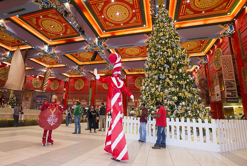 christmas decoration at ibn battuta mall