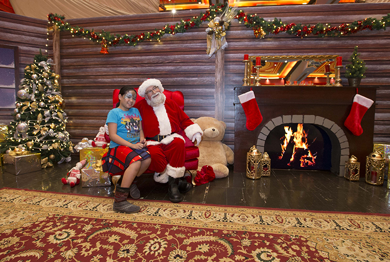 christmas decoration at ibn battuta mall